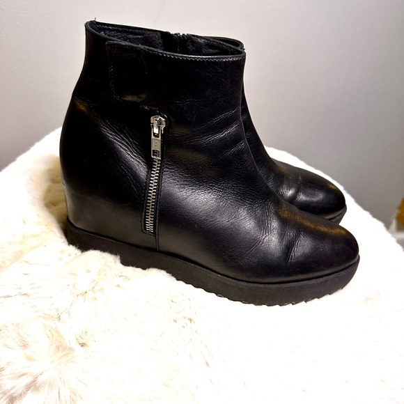 Summit by White Mountain made it Italy leather wedge bootie - Picture 4 of 4